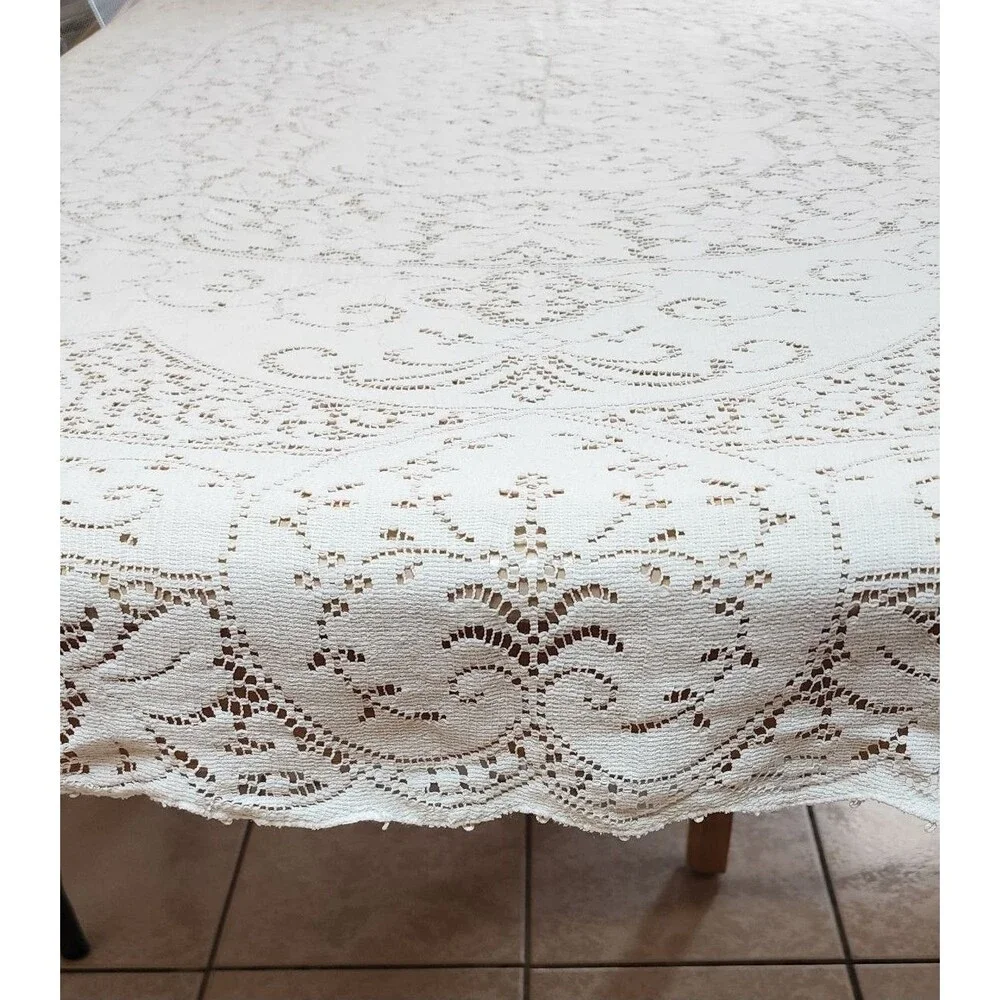 Vintage Quaker Lace Tablecloth 80